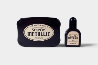Picture of StazOn Metallics Platinum Ink | Μεταλλικό Μόνιμο Μελάνι Solvent με Ανταλλακτικό για Μη Πορώδεις Επιφάνειες – Πλατίνα, Kit 4 τεμ.