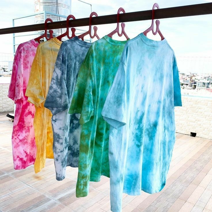 one color tie dye 